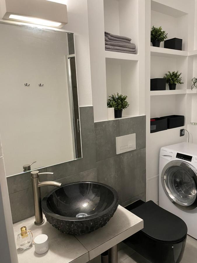 Grey Gucci Apartment City Center Warszawa Exteriör bild